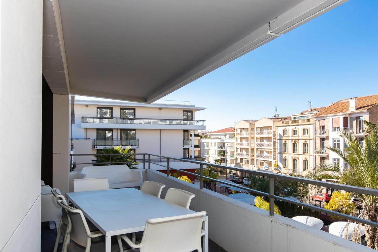 Renovated 2-Br Apartment With Terrace And Pool カンヌ エクステリア 写真