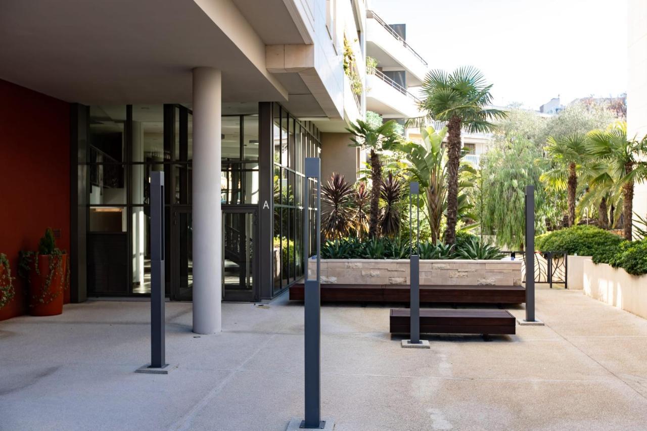 Renovated 2-Br Apartment With Terrace And Pool カンヌ エクステリア 写真
